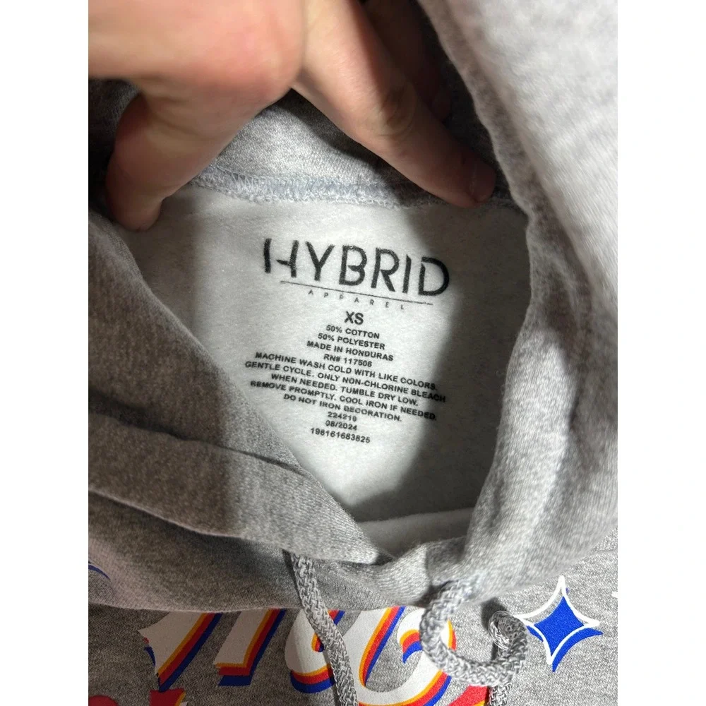 Hybrid Hoodie Kids XS‎ Grey Mi Corazón es Latino Graphic Pullover Sweatshirt